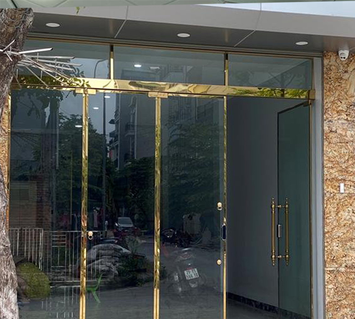 4 canh cua truot gap