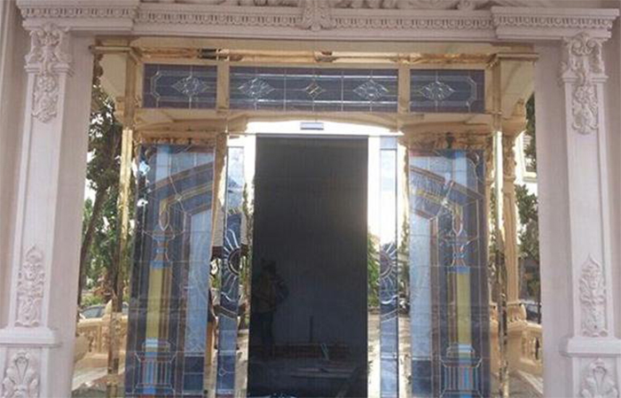 cua tu dong tien nghi